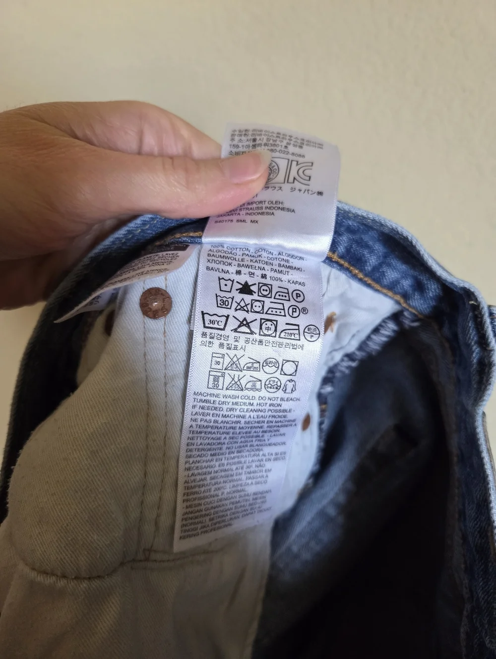 Levis Men's Light Blue Denim Cut-Off Shorts Jorts 501